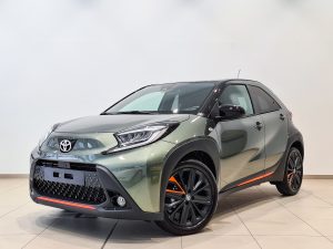 Aygo X Cross limited verde militar (1) - TOYOTA OURENSE