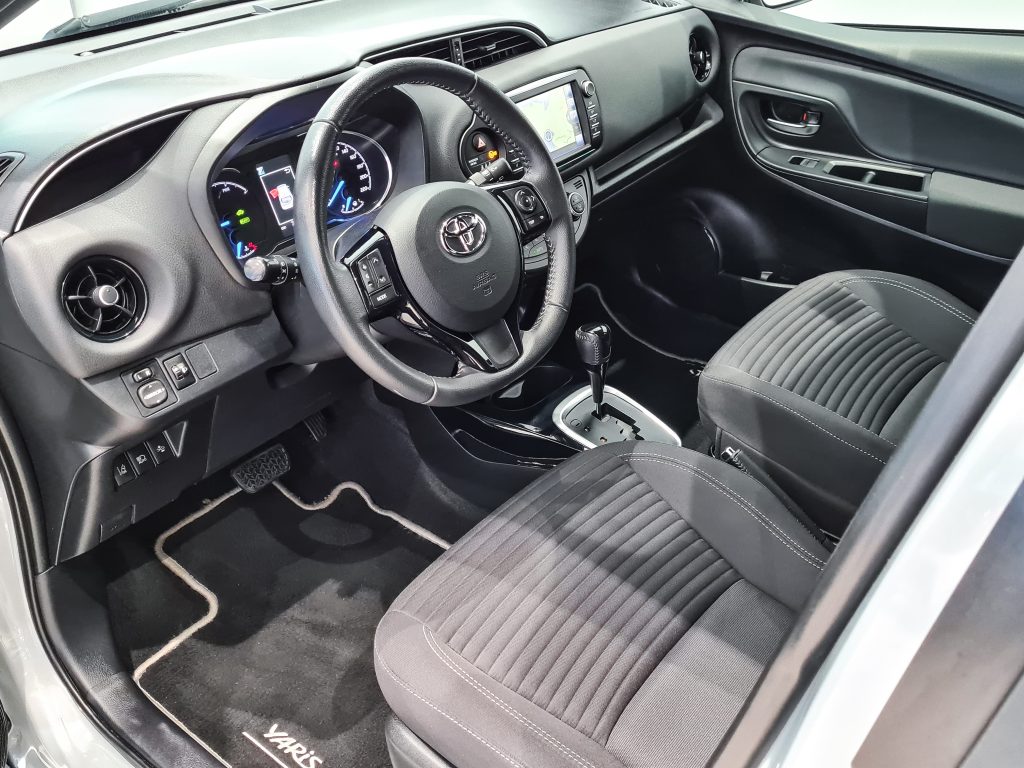 Yaris-Feel-Manhattan-0547KHK-13 - TOYOTA OURENSE