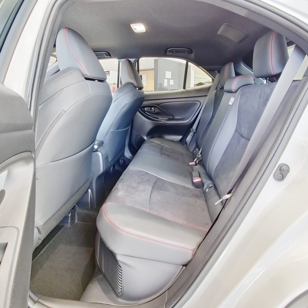 YARIS CROSS 2024 GR SPORT 130H GRIS ASCARI 7 - TOYOTA OURENSE